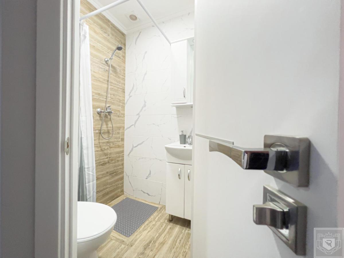 Renthouse Apartments Sleep&Go #1 Kischinau Exterior foto